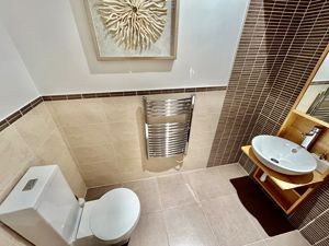 Photo 64- click for photo gallery